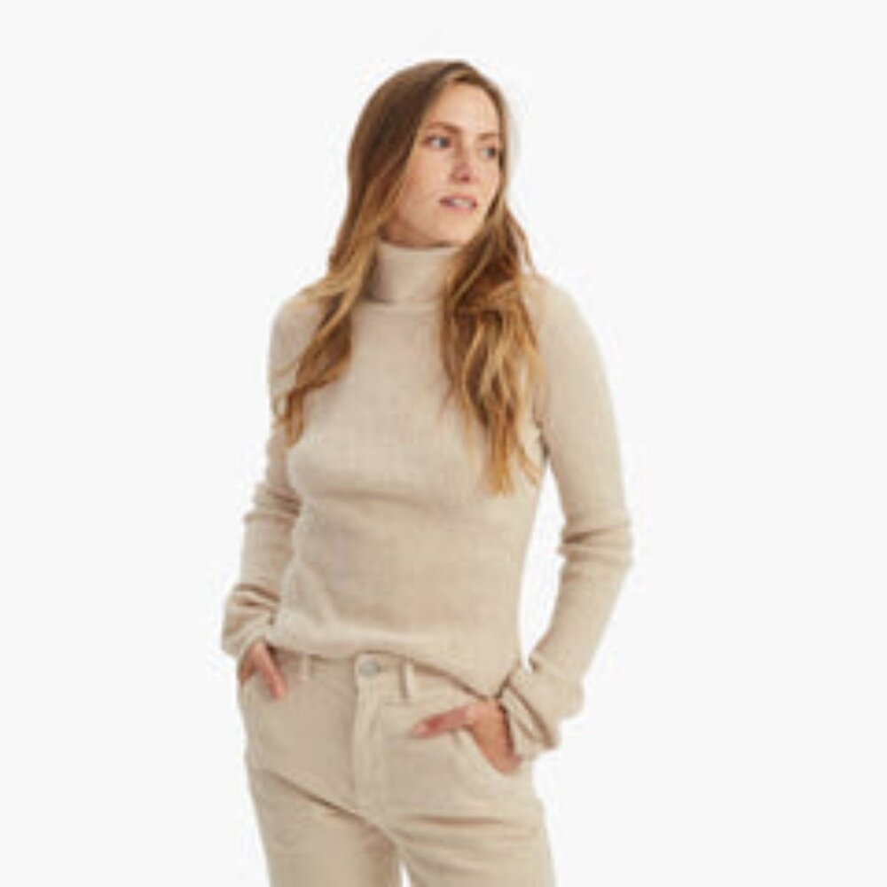 Nadaam Cashmere Ribbed Turtleneck in Winter White
